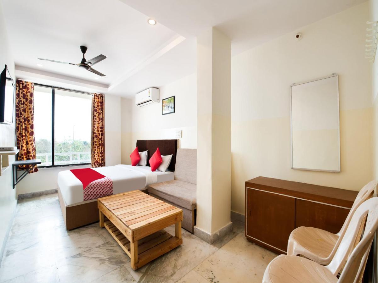 ויסאקפאטנם Oyo 69511 Hotel Sea E Pearl מראה חיצוני תמונה