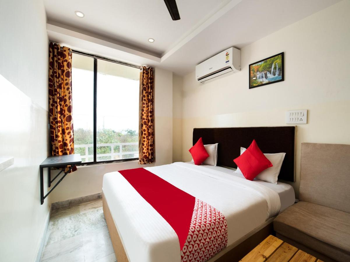 ויסאקפאטנם Oyo 69511 Hotel Sea E Pearl מראה חיצוני תמונה